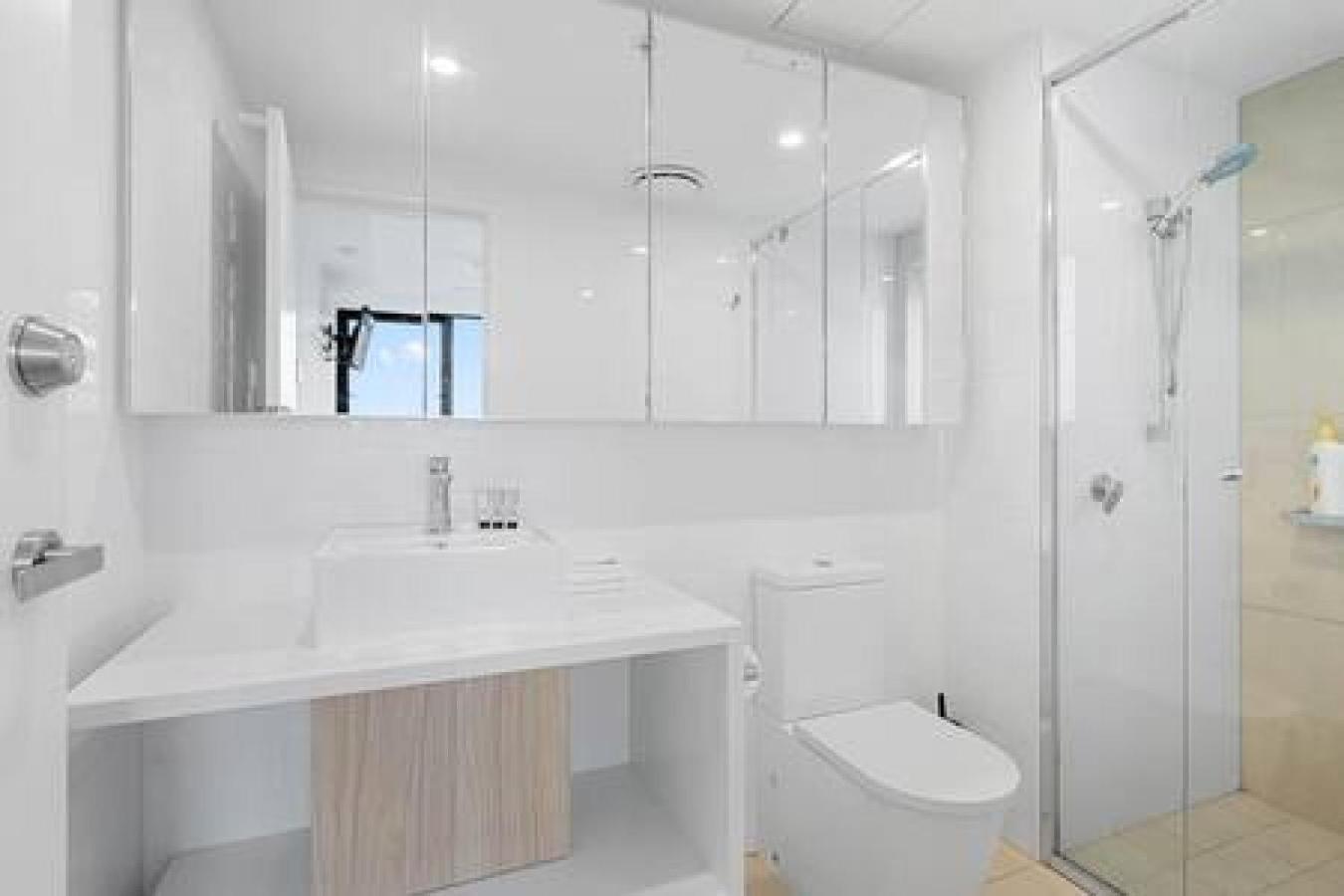 54Q Abnb-Style Apt Opposite Lush Park Playground, Portside 2Br Fpkg บริสเบน ภายนอก รูปภาพ