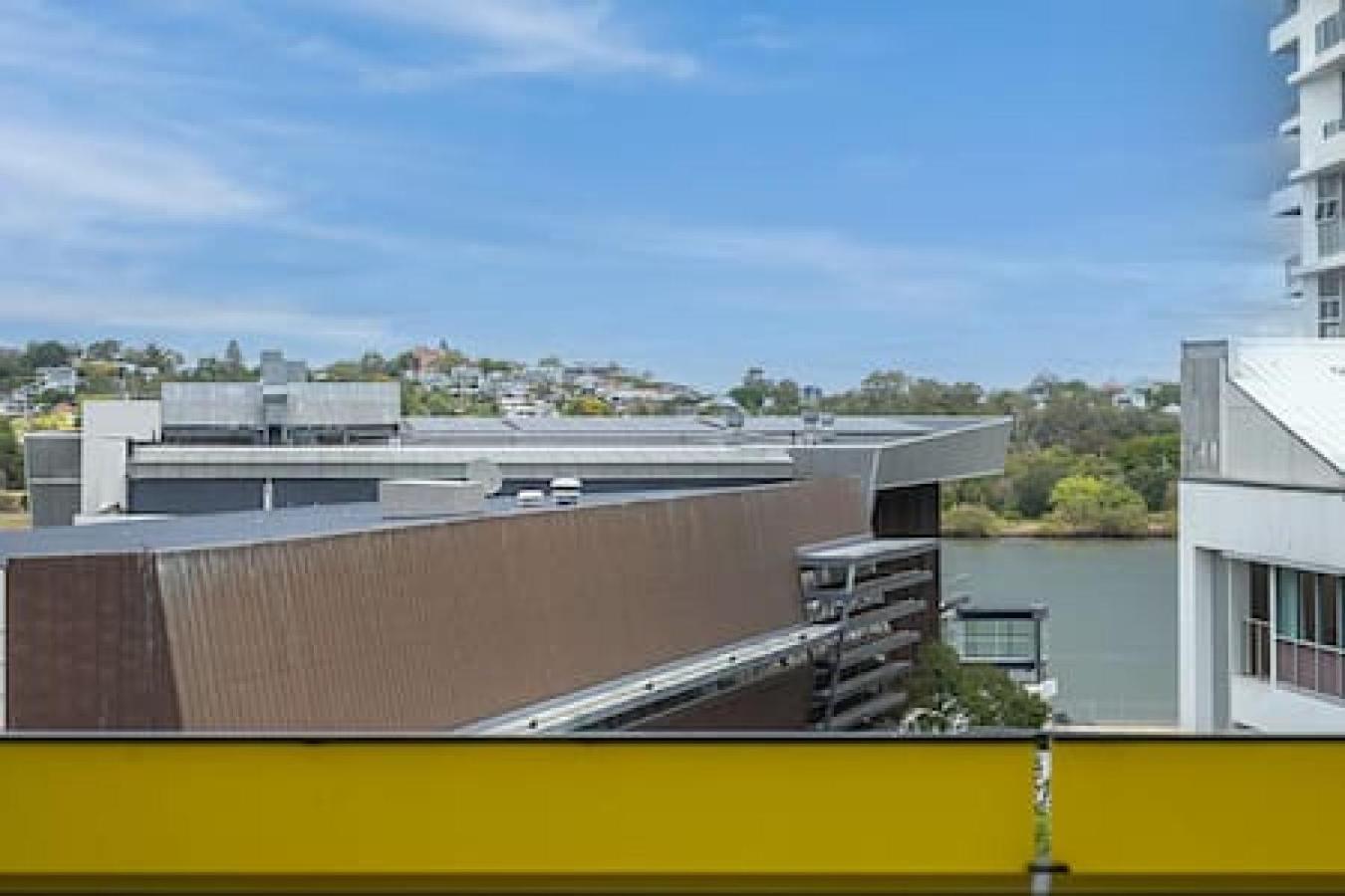 54Q Abnb-Style Apt Opposite Lush Park Playground, Portside 2Br Fpkg บริสเบน ภายนอก รูปภาพ